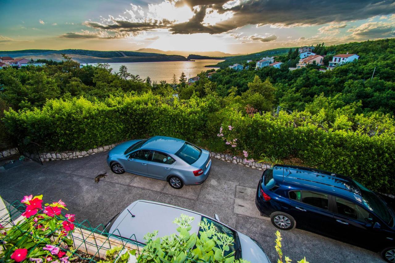 Apartments Ivanica And Mirela Jadranovo Exterior photo